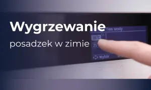 Wygrywanie posadzek w zimie: protokół wygrzewania posadzki. Palec wskazuje temperaturę wody 35°C na ekranie sterownika.