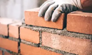 Ile zaprawy murarskiej na m2? Oblicz dokładnie koszty budowy