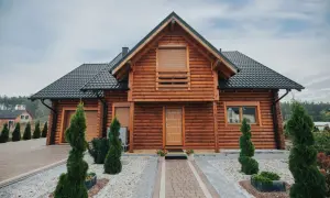 Ile kosztuje wybudowanie domu z drewna? Sprawdź, co wpływa na ceny
