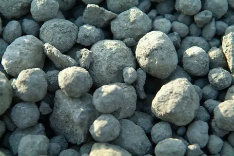 Kruszywo cementowe, które może pomóc określić, ile kosztuje tona cementu.