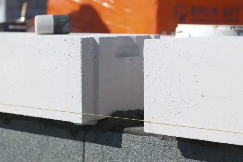 Budowa domu z bloczków Ytong. Sprawdź aktualny ytong cennik i materiały budowlane.