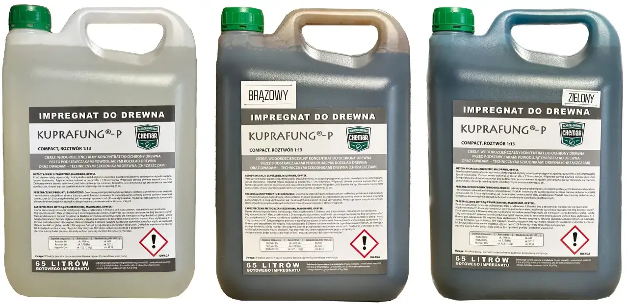 Trzy kanistry z impregnatem do drewna Kuprafung-P: bezbarwny, brązowy i zielony. Idealny, gdy zastanawiasz się, jaki impregnat do więźby dachowej wybrać.