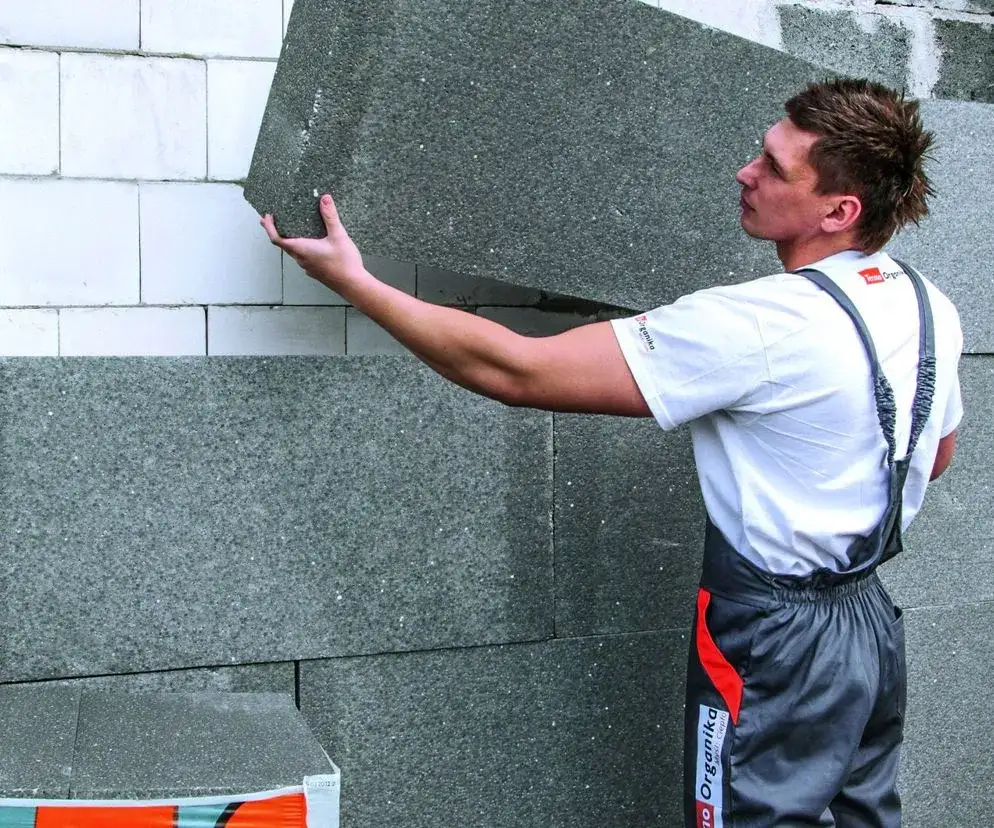Zdjęcie Jaki klej do styropianu grafitowego - uniknij błędów w wyborze
